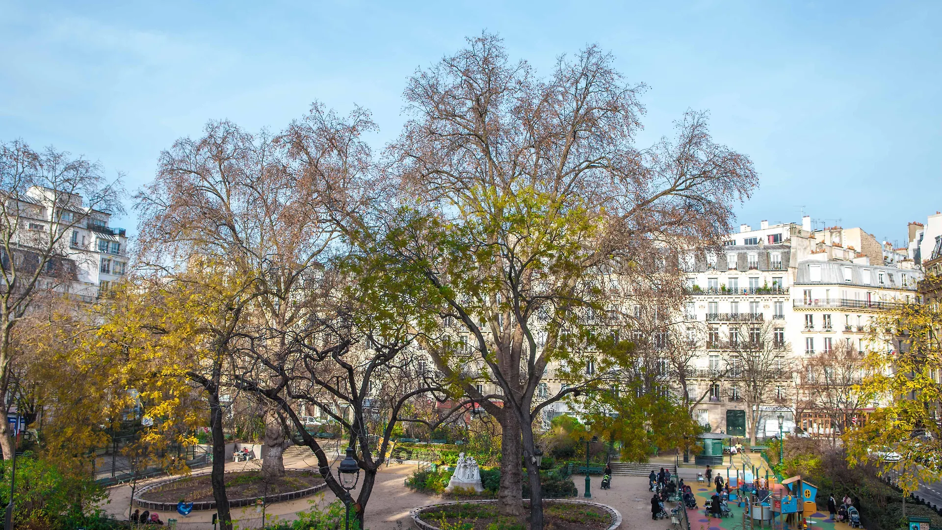 Montholon Hotel
