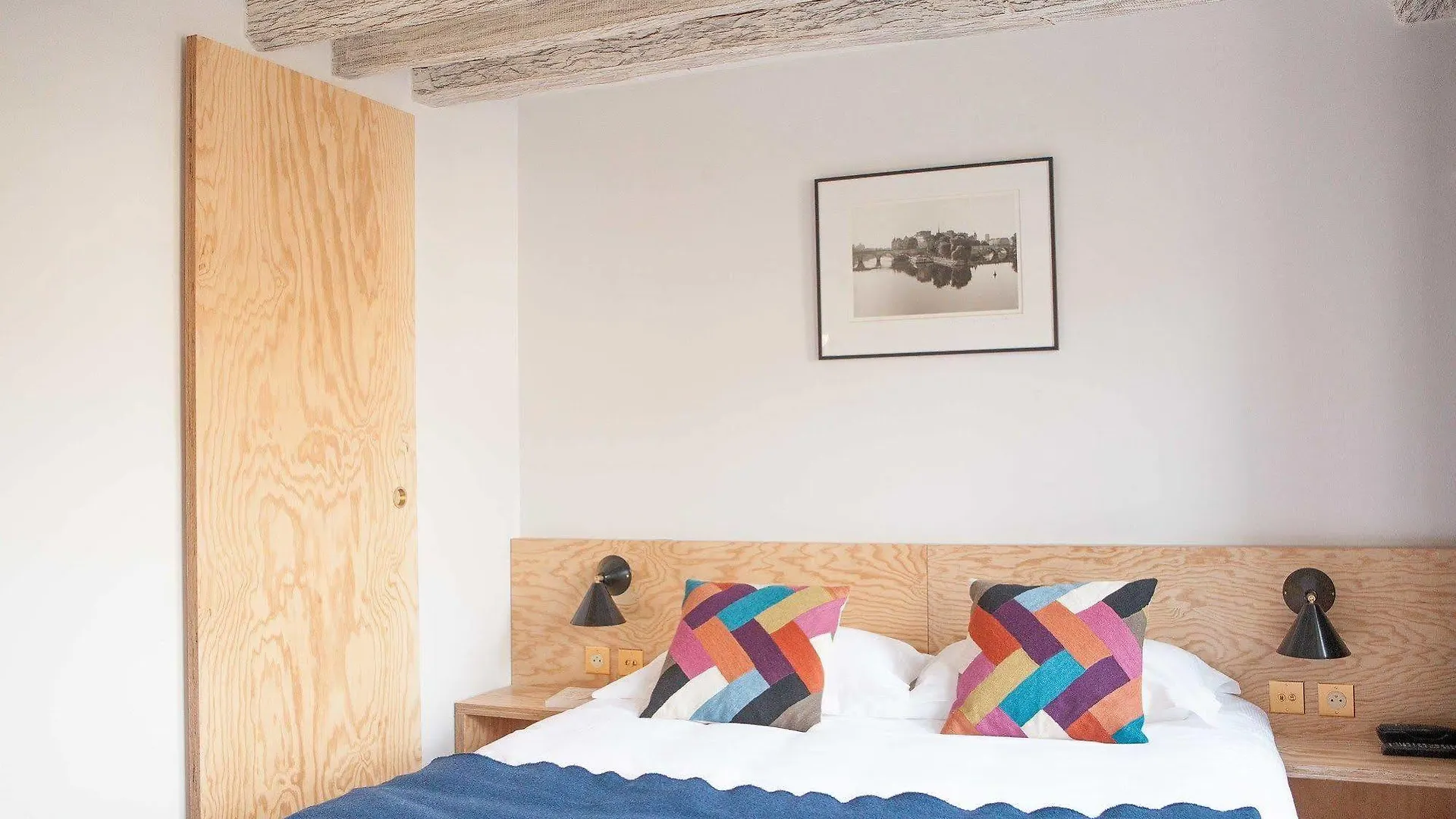 Montholon Hotel